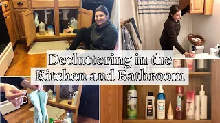 DECLUTTER WITH ME! Bathroom Medicine Cabinet and Under the Kitchen Sink