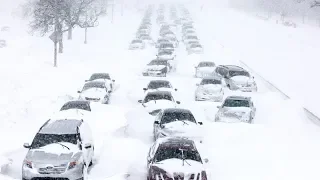Снегопад века! Будьте осторожны, Москву и область накрыло полуметровым слоем снега!