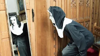 The Masked Teacher SMS - voorstelling The Nun