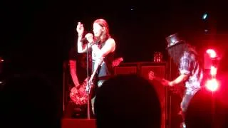 Slash ft. Myles Kennedy & The Conspirators - Far And Away - Live St. Louis 2013