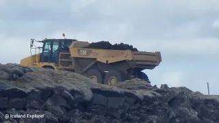 Lava berms are being raised west of Blue Lagoon. Machinery working day and night to save BL 22.05.24