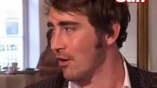 Pushing daisies-Lee Pace and Anna Friel