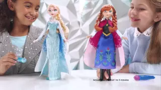 Hasbro - Disney Frozen - Canada - Elsa's and Anna`s Magical Story Cape - B6700 & B6701