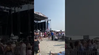 Front Stage at the Barefoot Country Music Fest