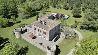 Proche de Casteljaloux - Splendide château avec gîte et environ 35 ha de terrain - AJG014