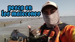 Pesca en kayak, en los malecones de Berisso