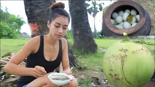 Primitive Technology: Survival skill cooking eggs with coconut | Wilderness Cooking