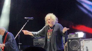 Robert Smith's cute dancing during Close To Me, The Cure 5-21-2023 San Diego