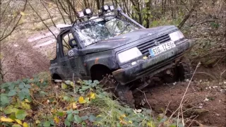 Jeep vs. Suzuki Off Road Battle