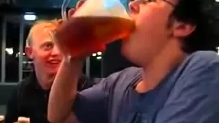 Как выпить бокал пива за один глоток