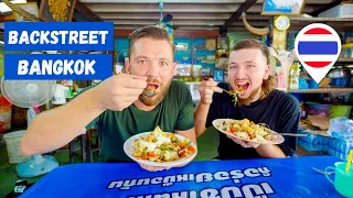 🇹🇭 Backstreet Bangkok PAD KAPRAO and ANCIENT RECIPE Tom Yum Soup ฝรั่งกินอาหารไทย with @EllisWR