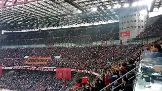 Milan - Juventus 28.10.2017 La Curva Sud canta: "Che confusione, sarà perché tifiamo..."