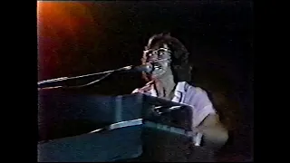 Charly García - No Bombardeen Buenos Aires (Ferro 1982) [1080p50fps IA Remastered]