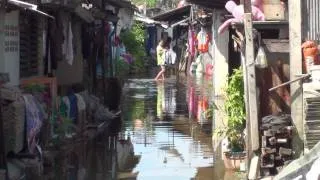 Bangkok Flooding - Khlong Lat Phrao