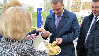 Пирогами угостили врио министра ЖКХ, начальника УЖКХ и мэра Бердска