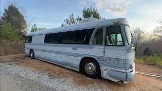 Vintags bus brought back to life and inspected before sale