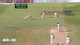 De Villiers takes freakish catch at the WACA | NuPure What A Catch