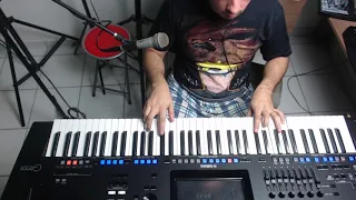Game of Thrones Theme on Yamaha Genos - A bit Different with piano starting.