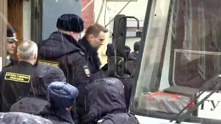 Навального арестовали на 15 суток | NO COMMENTS