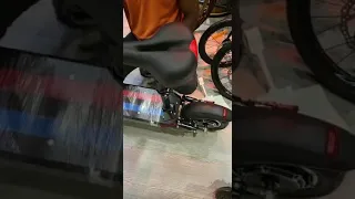 how to fold E10 scooter