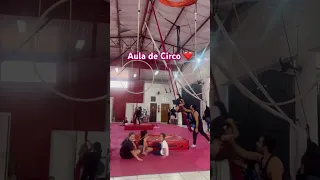 Aula de circo! Dia de tecido! #brincadeira #viral #shorts #circus #circo