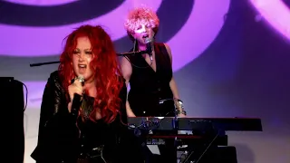 Cyndi Lauper - Girls Just Wanna Have Fun [Live]