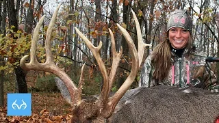 171" Crazy Buck | Krysten McDaniel Hunts Indiana | Monster Bucks Monday Presented by Midway USA