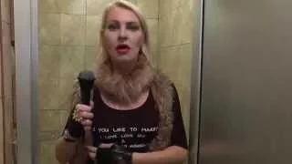 Секс с незнакомцем в туалете