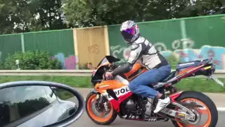 Porsche 9ff   1100 HP    vs  Honda CBR RR 1000