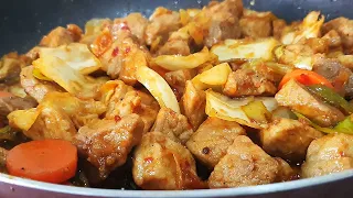 Jeyuk Bokkeum Recipe (Spicy Korean Stir Fried Pork) / Dwaejigogi Bokkeum  / Korean Food Recipes