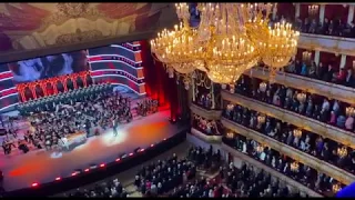 Стоя: На юбилейном вечере Пахмутовой строки песни заставили встать весь зал во главе с Путиным