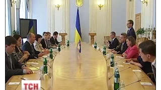 Вікторія Нуланд знову завітала до України