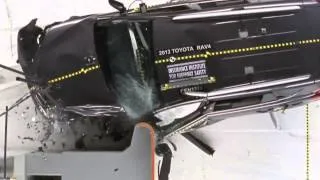 IIHS - 2013 Toyota RAV4 - small overlap crash test / POOR EVALUATION /