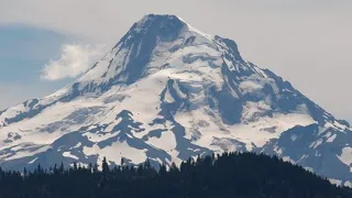 Climber on Mt. Hood falls to death