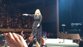 Adele LIVE in Barcelona 2016 - Rolling in the Deep (finale)