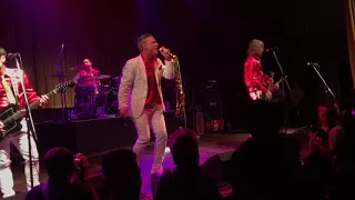 Me first and the gimme gimmes - Believe (Cher Cover) Buenos Aires 28-4-18 Teatro Flores, Argentina.