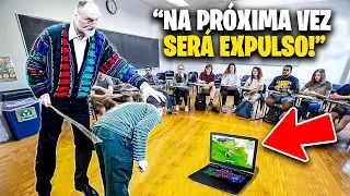 7 pessoas que foram pegas jogando Fortnite escondido na escola!