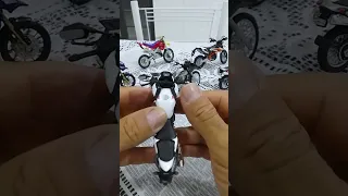 MOTOS EM MINIATURAS  DIE CAST METAL.  ESCALA 1:18