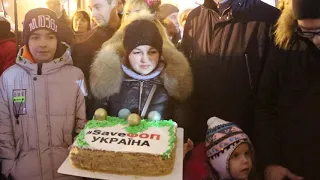 Save ФОП. Майдан. Новый Год 2021. Самый знаменитый торт Киева прибыл с Троещины.