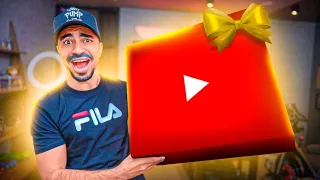 وصلني صندوق اسطوري من اليوتيوب 😱🎁 ( ايش داخله ؟؟ 😍)