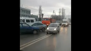 Тройное ДТП на улице Неждановой в Волгограде | V1.RU