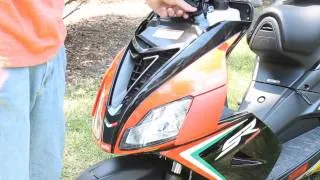 How to add / refill oil in Aprilia SR 50 2 Stroke