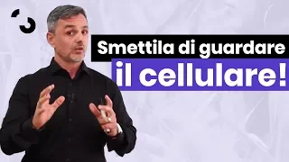 Smetti di guardare il cellulare e alza la testa! | Filippo Ongaro