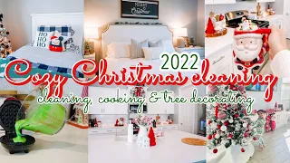 Cozy Christmas clean with me || Clean and cook with me || SAHM cleaning motivation