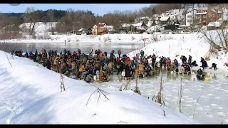 Приколы на рыбалке // Зимняя рыбалка / Браконьеры на рыбалке ШОК