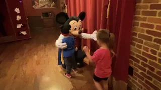 Meeting Mickey at Magic Kingdom