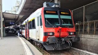 visite et portes d'une RBDe 560 "domino", de deux voitures innova et un ABt des CFF