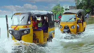 FLOOD AUTO Video | Voyagers Autorickshaw 3 Wheeler Driving in Water | Auto Videos | Tuk Tuk Racing