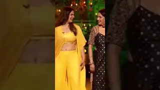 Madhuri Dixit Dance with Raveena Tandon 🥰#shortvideo#youtube #short #dance#madhuridixit #viralshorts