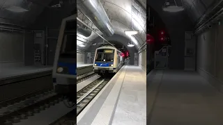 [Paris] Arrivée RER E MI2N EOLE Z22500 en gare de Neuilly-Porte-Maillot